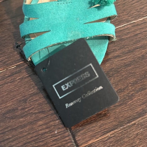 🔥 👠 New!!! Lace up highheel with zipper close. - Picture 5 of 6